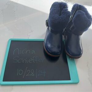 EUC  Ugg’s girls Gemma boot